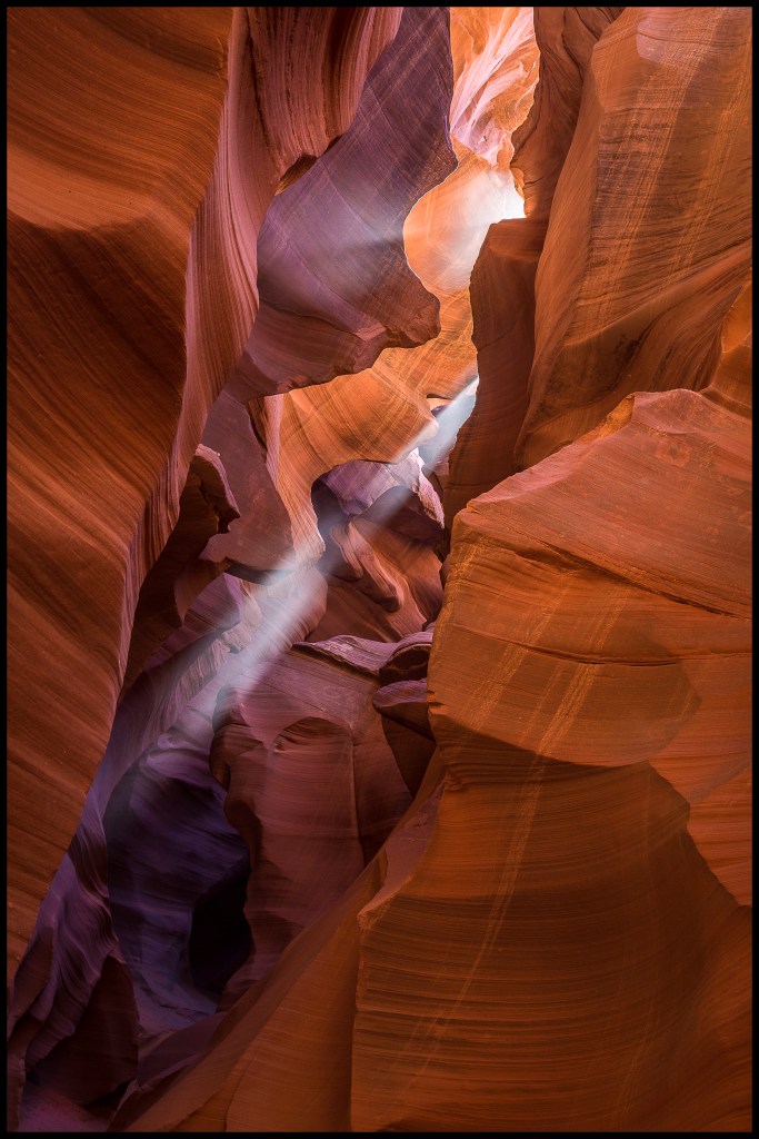 Another amazing light beam shot in an Antelope Canyon chamber...
